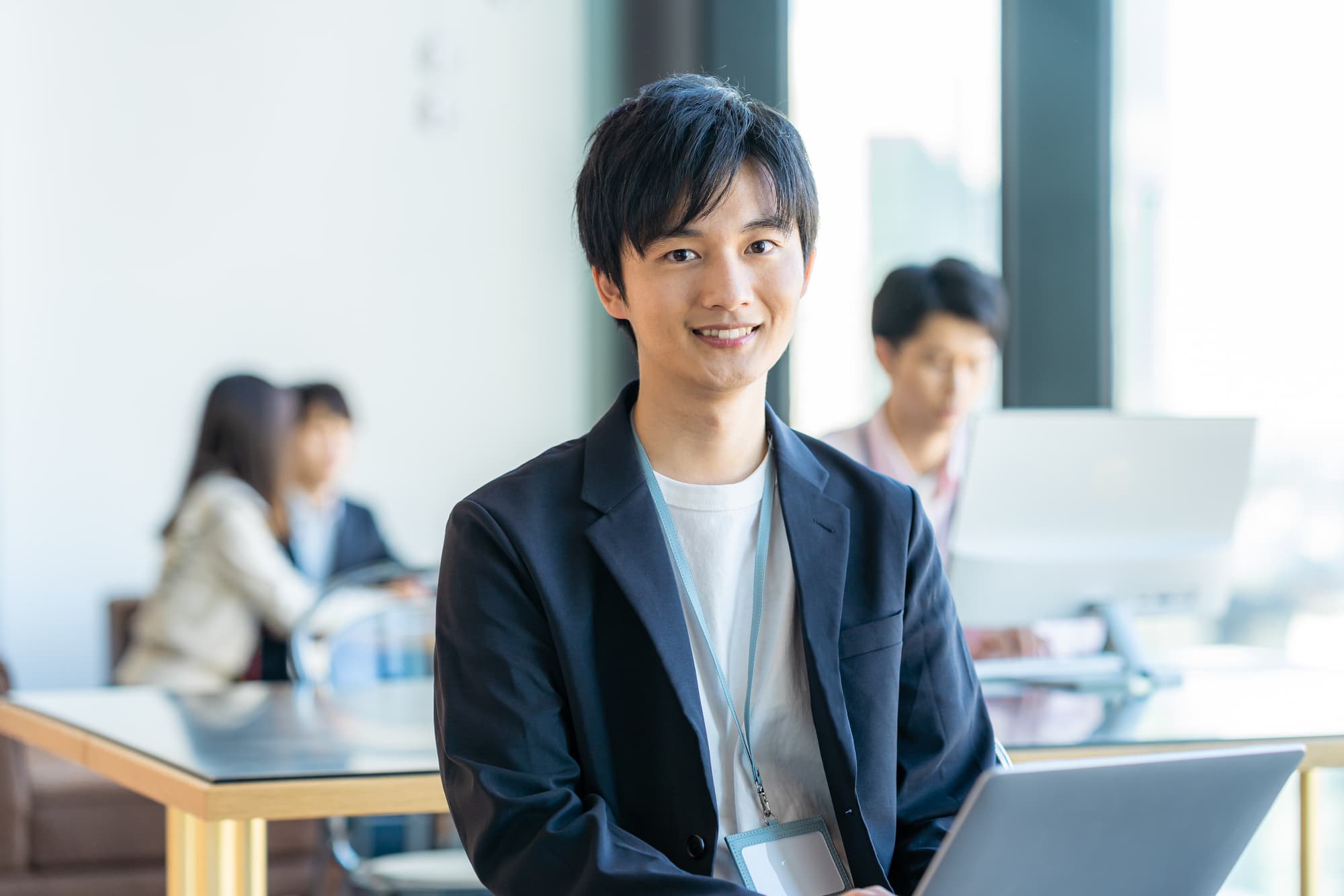 根管治療を完了した笑顔の男性