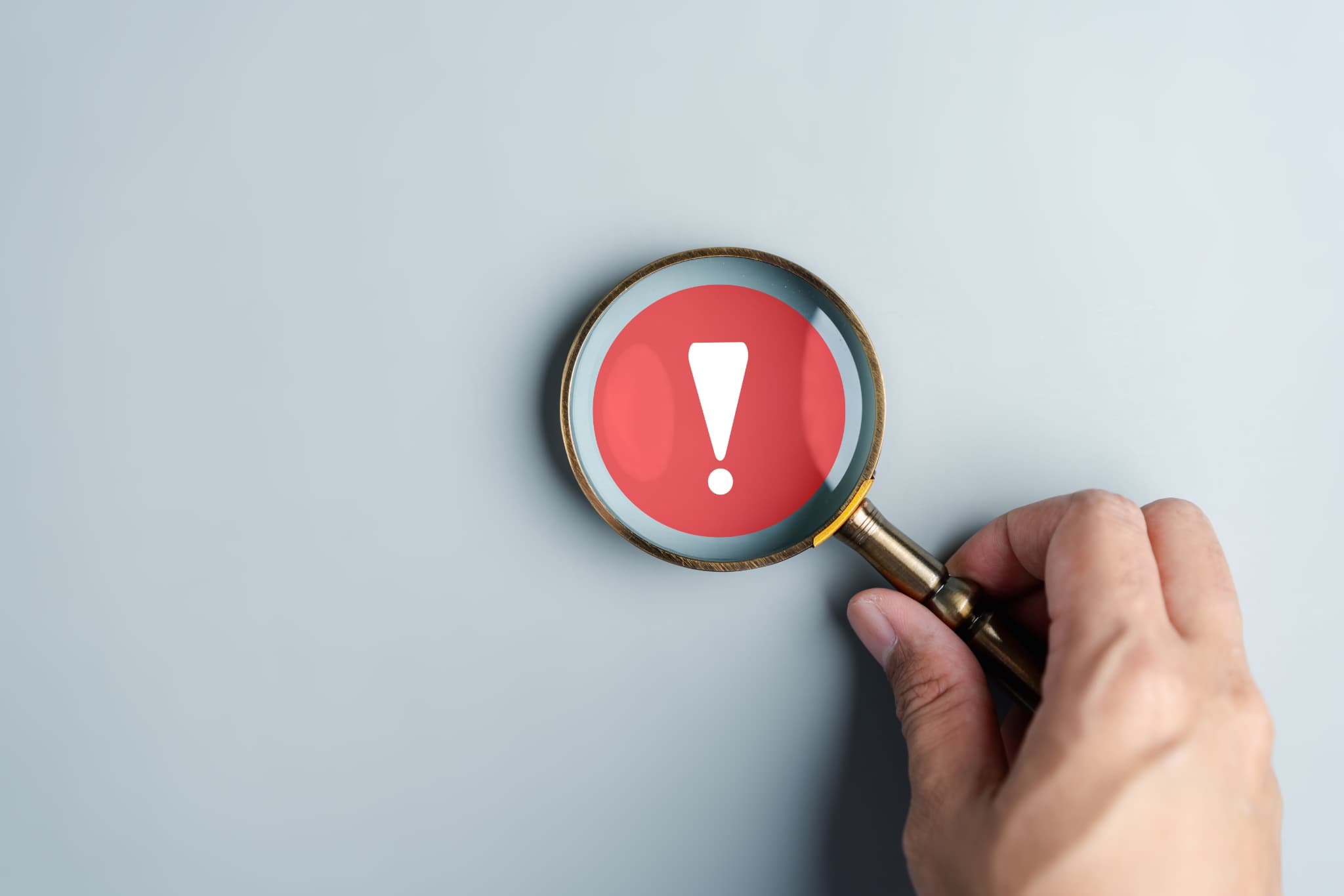 喫煙すると歯周病のリスクが高まる理由のイメージ